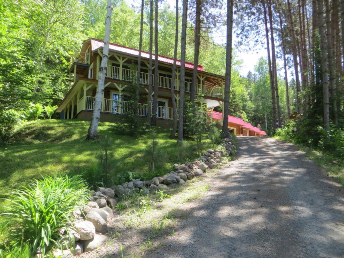 La Maison Sous Les Arbres Saint Roch de Mekinac Esterno foto
